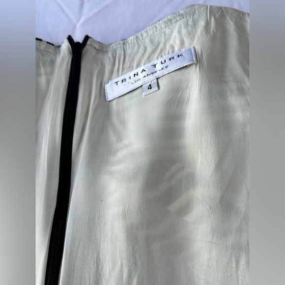 Classic Trina Turk Geometric Print Sheath Dress - Size 4 - Picture 6 of 6